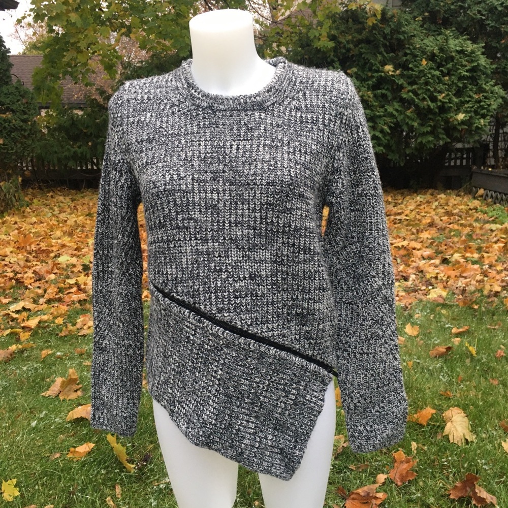 John + Jenn  (Evereve) Women’s sweater.